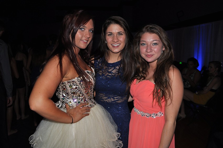 Brooklyn Huddleston, Josie Lapense and Lauren Townsend are all smiles.