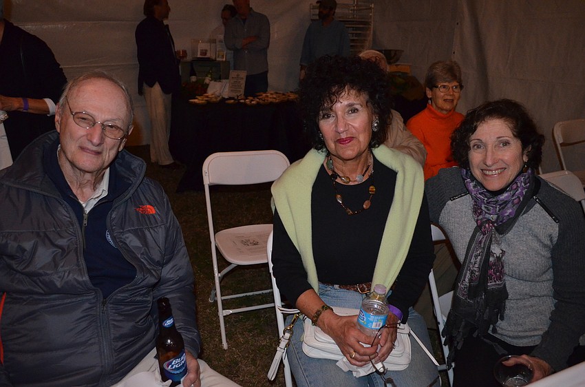 Leon and Judith Missry with Helen Seplowitz