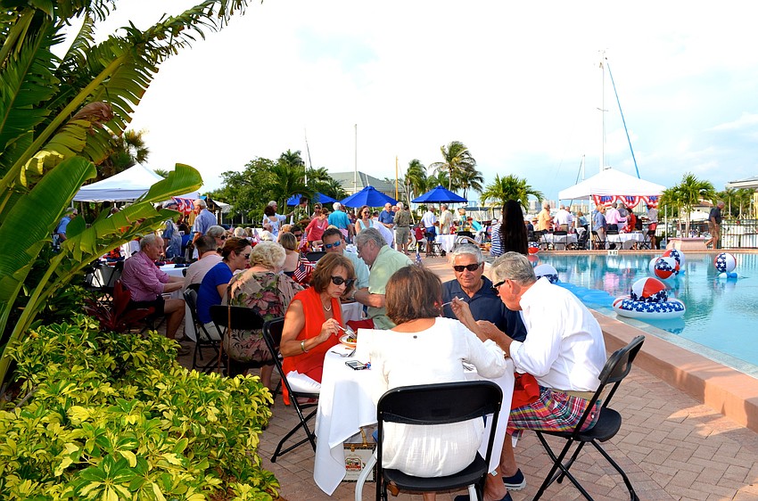 The event drew many Bird Key Yacht Club members and guests.