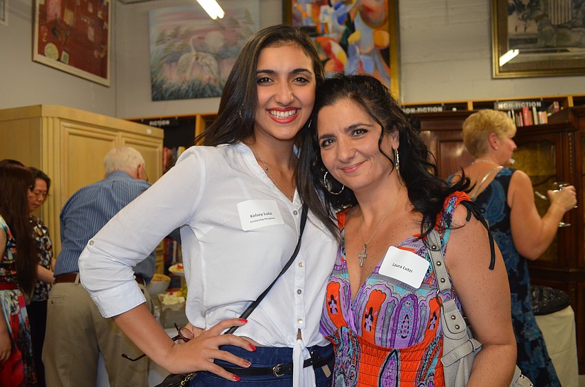 Kelsey and Laura Lutzi