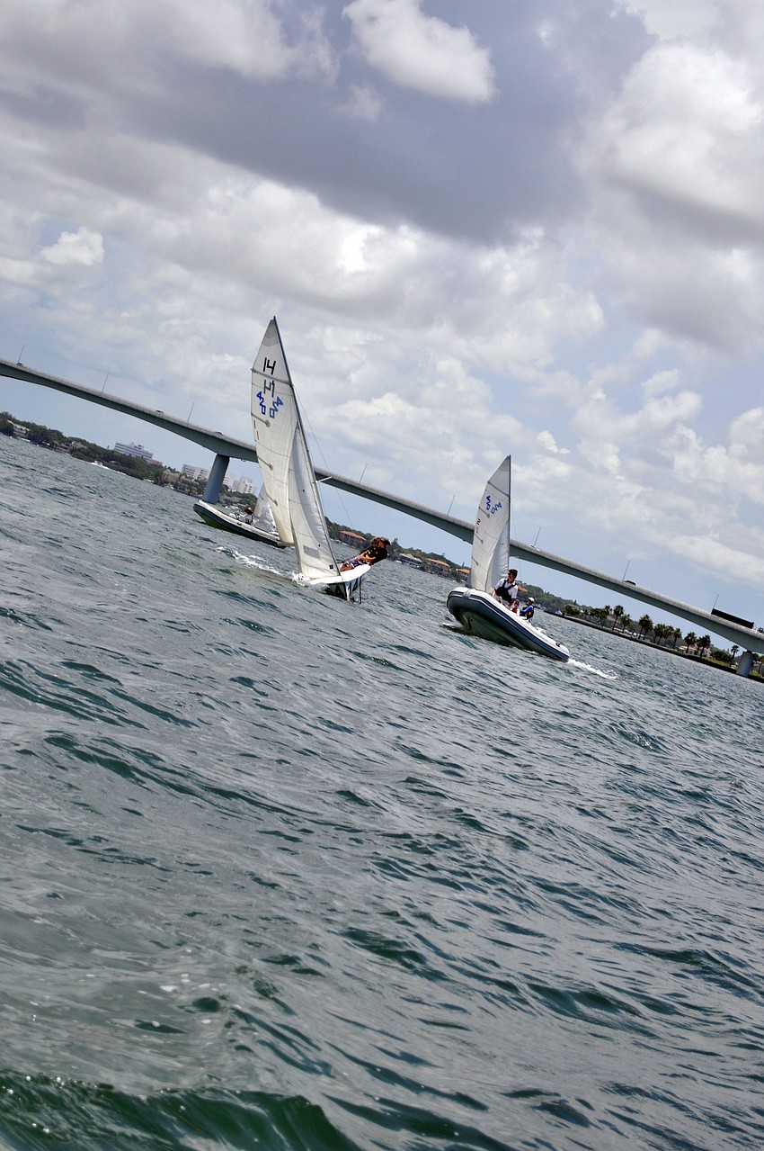 Students in 420â€™s sail through Sarasota Bay.