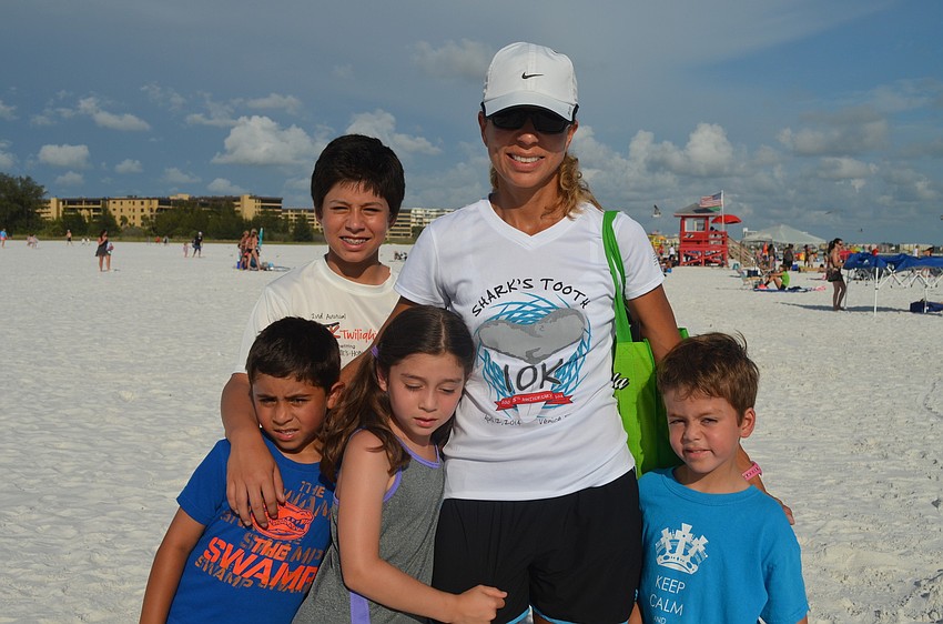 Lucas Soto, Paulo Fernandes and Johana, Sofia and Jacob Leis
