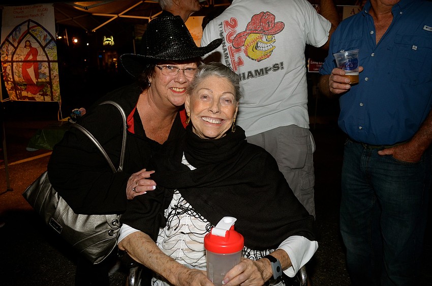 Christine Farmer and her sister, Marjorie 