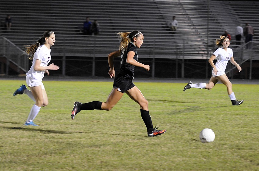 Lakewood Ranch sophomore Faith Schyck scored the lone goal of the game.