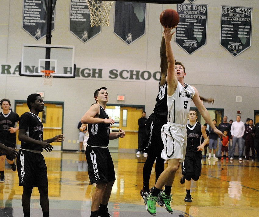 Lakewood Ranch junior guard Sam Hester puts up a shot in the second quarter.