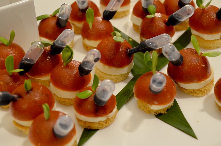 Guests enjoyed light bites before sitting down for dinner at the Town Hall 2016 Platinum Dinner.