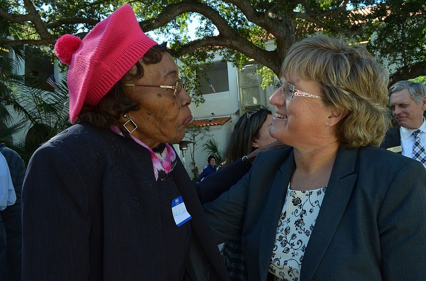 Former Southside Elementary Principal Dorothye Smith and current Vice Principal Susan Nations catch up.
