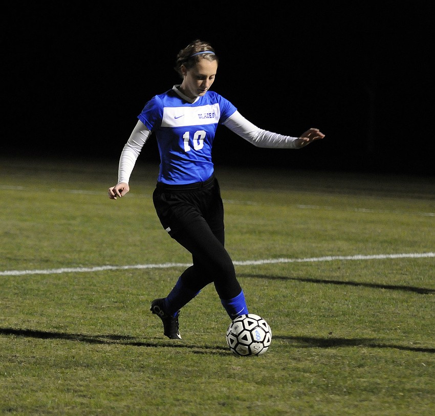 Emma Kral controls the ball for Sarasota Christian in the first half.