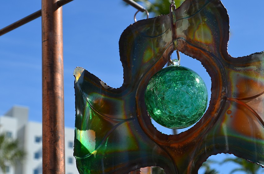 A metal clover sculpture from Anderson's Metal Sculptures.