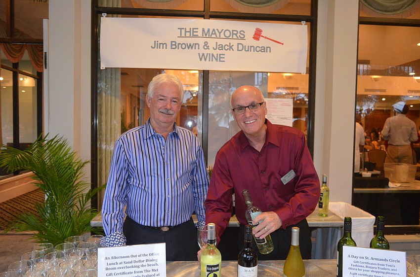 Bartenders Jim Brown and Mayor Jack Duncan