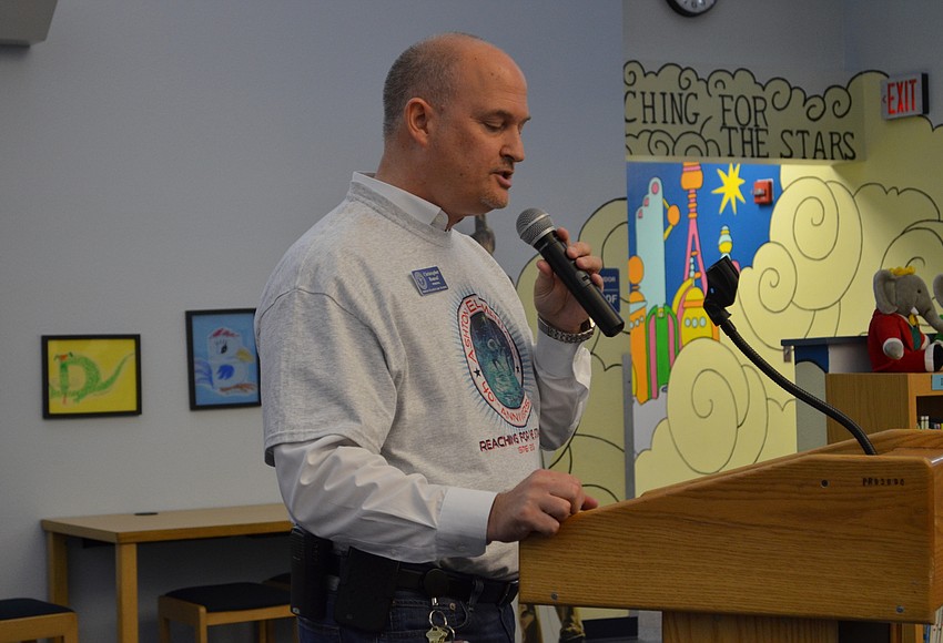 Your Observer Photo Ashton Elementary School Principal Christopher