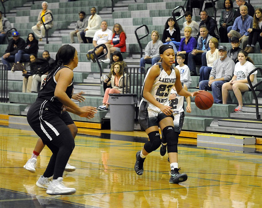 Lakewood Ranch junior forward LaDazhia Williams dribbles toward the baseline.