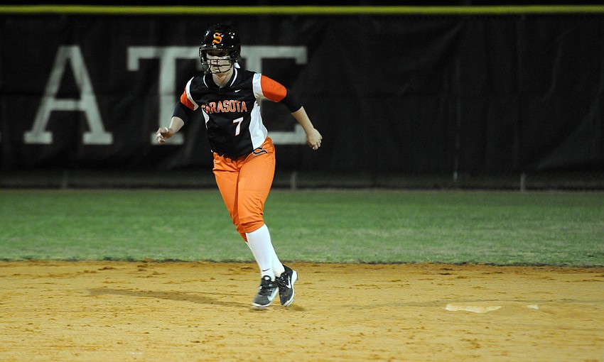 Sarasota's Victoria Martin leads off from second base in the fourth inning.
