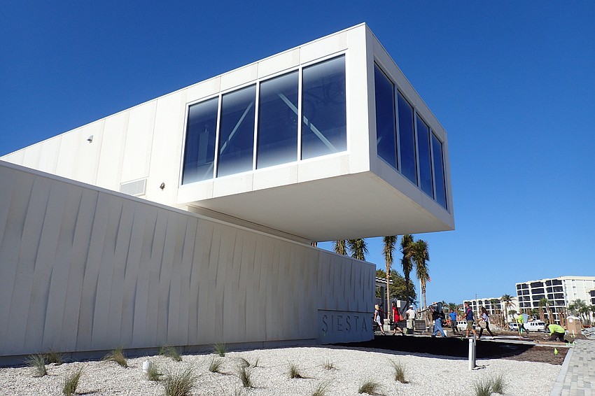 This building will house the Siesta offices of the Sarasota County Sheriff's Office, Sarasota County Lifeguards, and a concession.