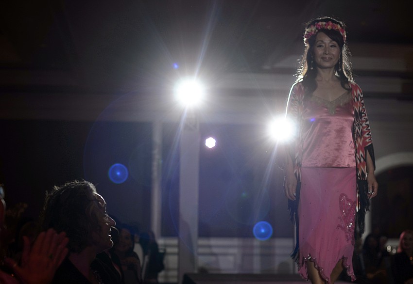 The SPARCCle on the Runway 'Tahitian Pearls' fashion show featured vintage 70s looks that are popular now.