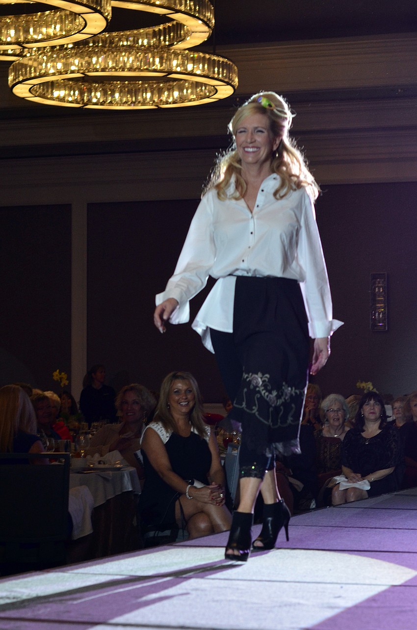 The SPARCCle on the Runway 'Tahitian Pearls' fashion show featured vintage 70s looks that are popular now.