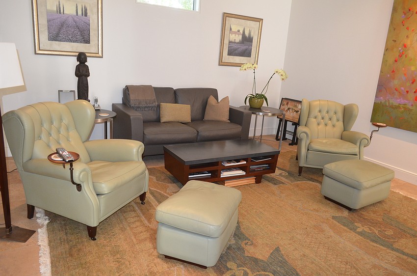 The home is filled with comfortable, earth-toned furnishings.