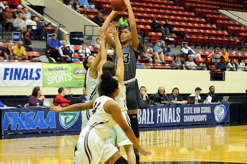 Lakewood Ranch junior forward LaDazhia Williams scored five points in the first half.