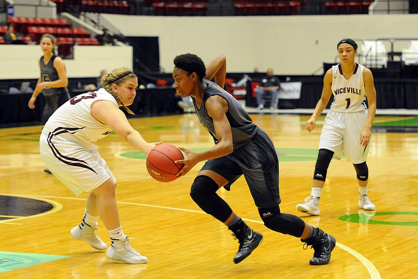 Lakewood Ranch junior India Searls drives to the basket in the first half versus Niceville Feb. 19.