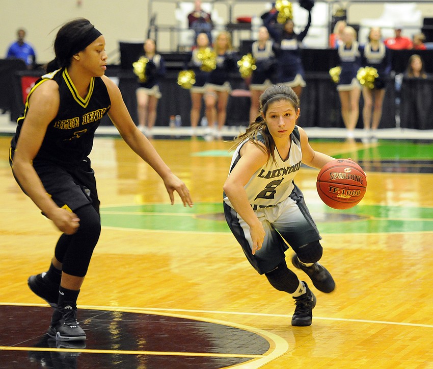 Lakewood Ranch sophomore guard Sarah Fazio drives to the basket in the fourth quarter.