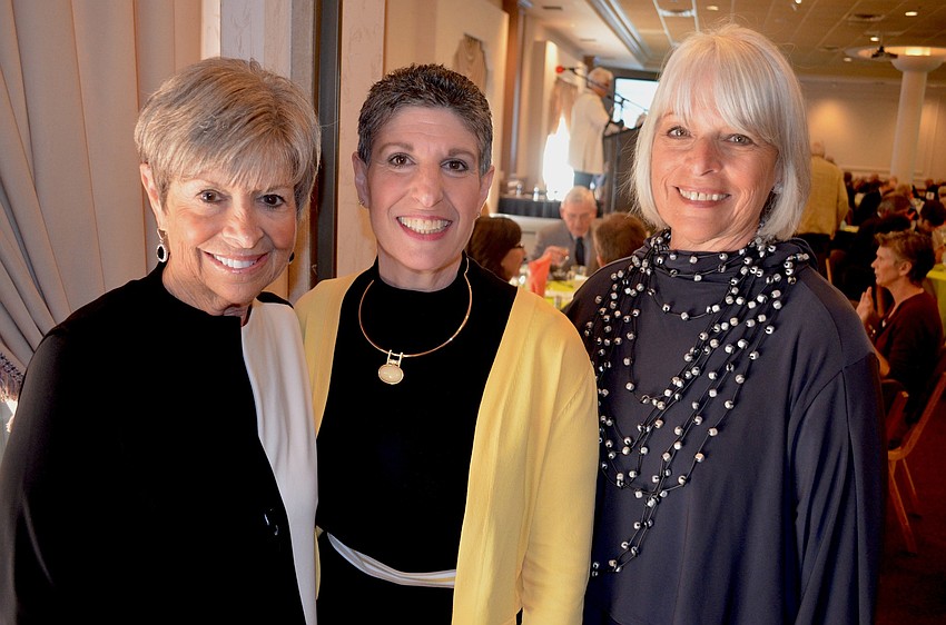 Judy Vigder, chairwoman of the event, says cheese with Heidi Brown, ceo of the Kobernick-Anchin-Benderson campus, and Co-Chairwoman Sharyn Nassau.