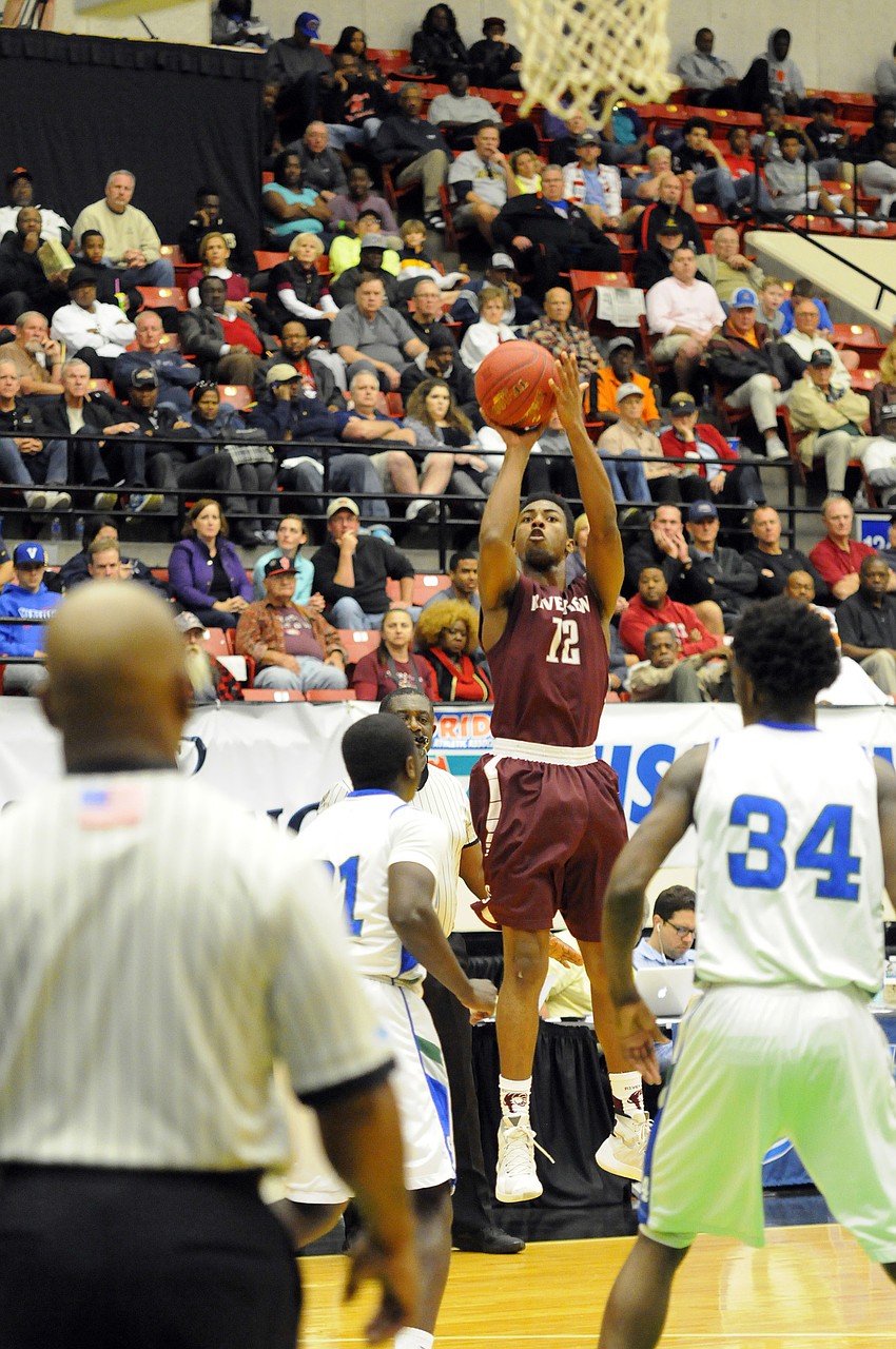 Riverview guard Brion Whitley attempts a shot in the second quarter.