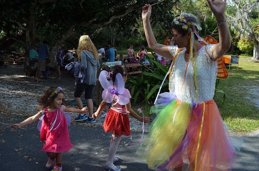 Fairy of the Daisies Marilyn Schwartz leads 
