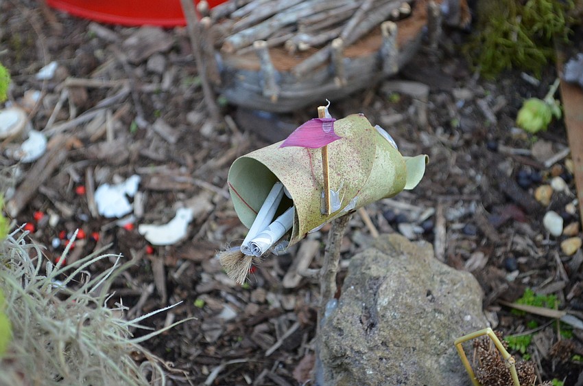 Heidi Bodor paid attention to details in her entry Misty Moss Hollow. She even included scrolls in the leaf mailbox.