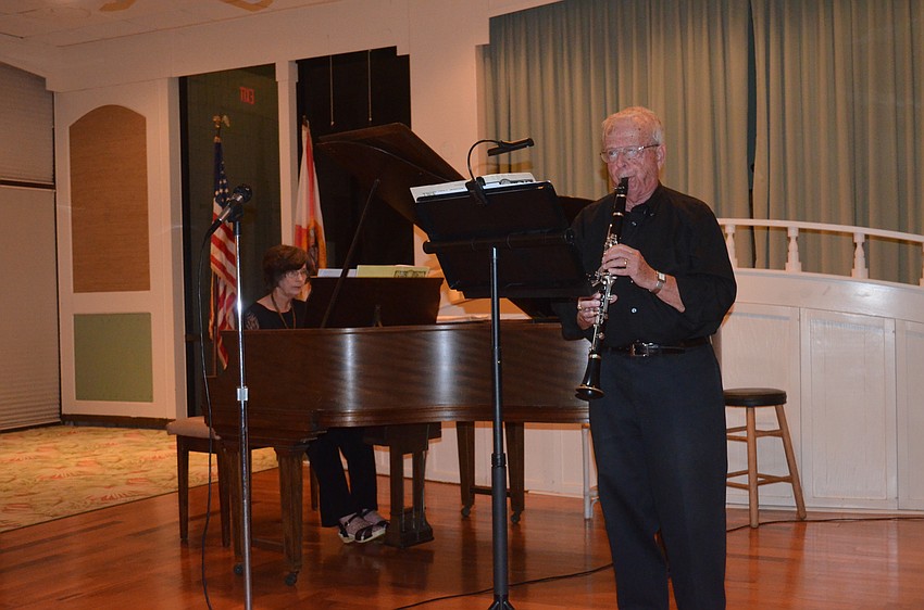 Pianist Jan Ortmann and clarinetist Bob Geraci perform.