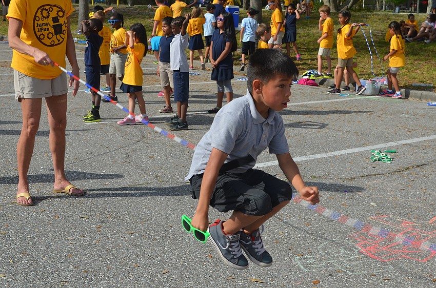 Jelberto Ortunu jumped rope for at least 15 seconds.