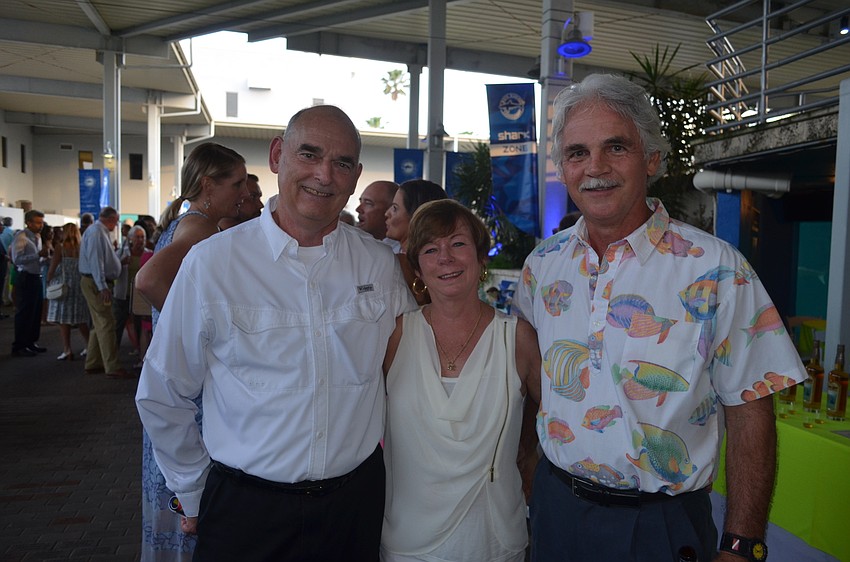 Keith and Barbara Pettenger with Mote senior scientist Jim Culter