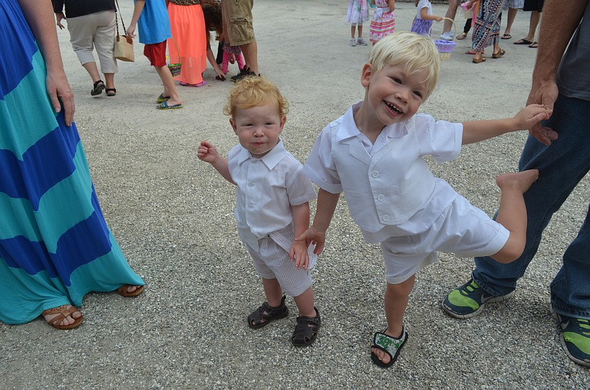 Phoenix Harwood, 1, with brother, Andre, 2