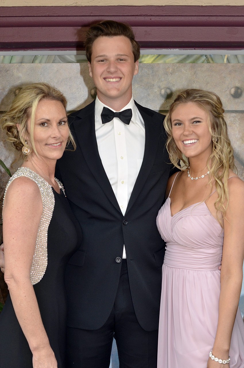 Lisa Jackson, Taylor Dugan and McKenna Jackson