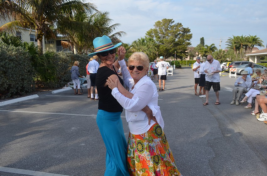 Linda Reilly and Gerry Sullivan dance.