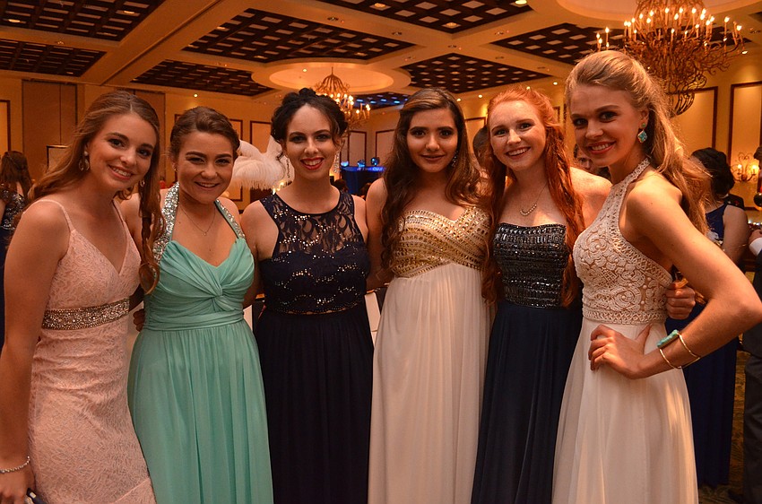Lauren France, Hannah Carlo, Caitlin Violett, Emily Lopez, Kylee Weishar and Leah Roddenberry