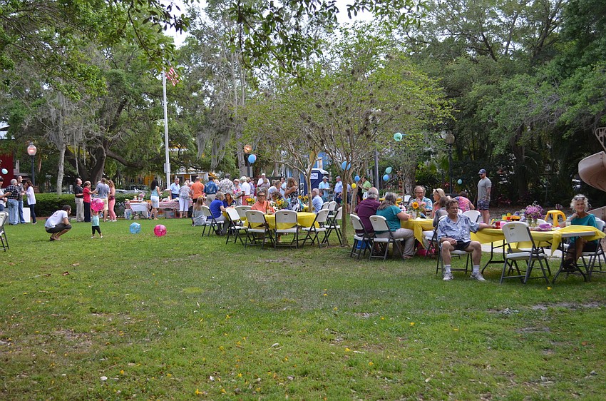 Hundreds of residents gathered at Laurel Park to take in some tunes and mingle with neighbors.