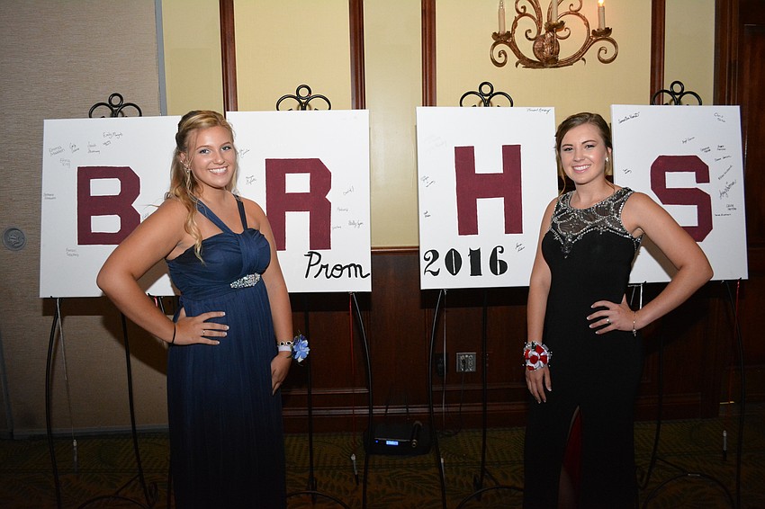 Sydni Polinsky and Danielle Thimons show off their Braden River pride.