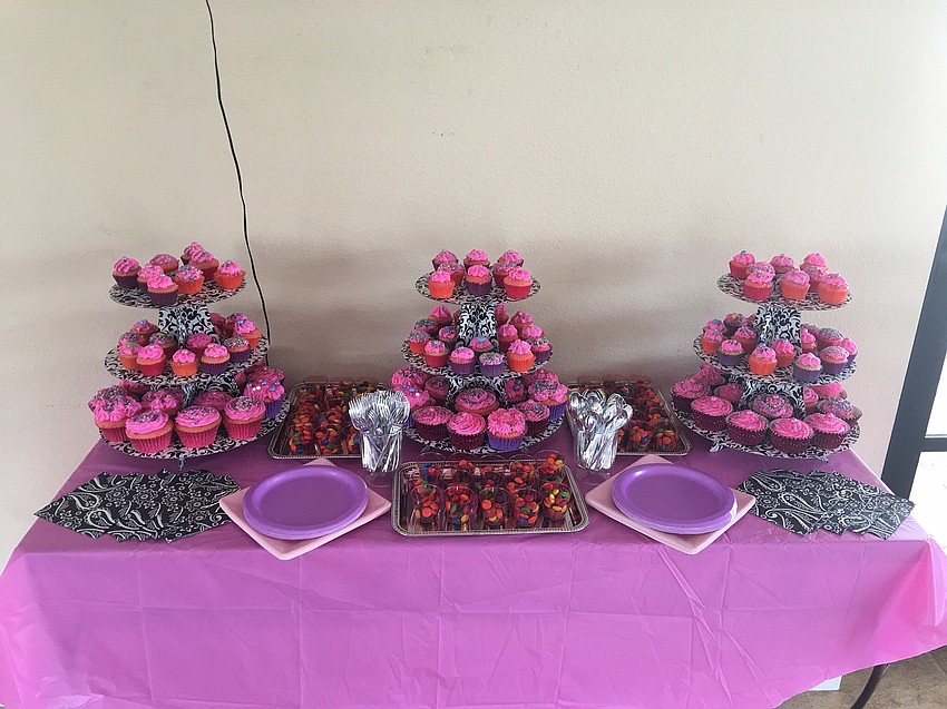 Besides a light dinner, dads and daughters got to snack on dessert. Photo courtesy of Lindsey Wilson.