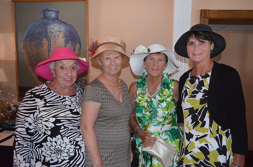 Mary Jane Walewyk, Karen Williams and Carol and Tracy Crane