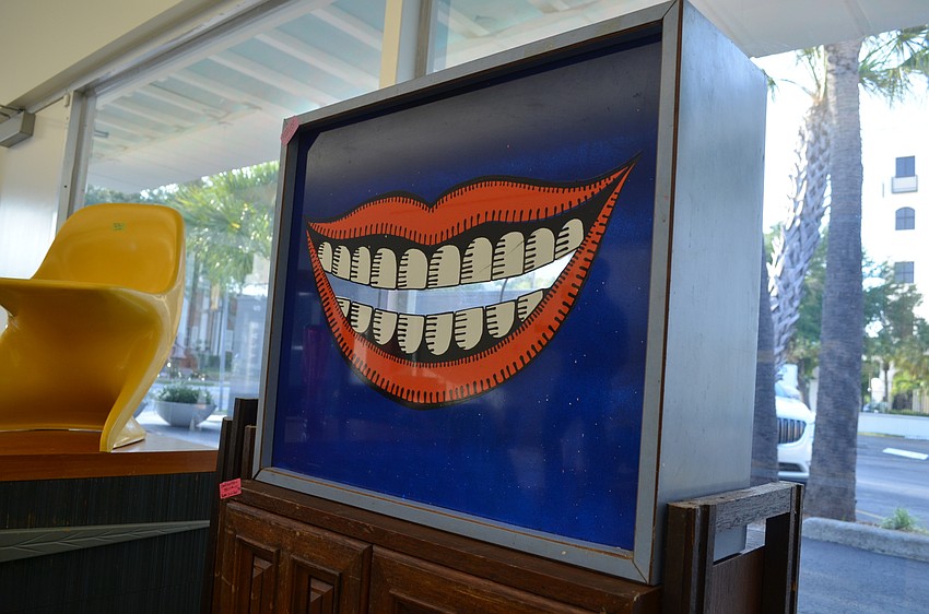 The Modern Show featured staged rooms displaying midcentury furniture and décor.