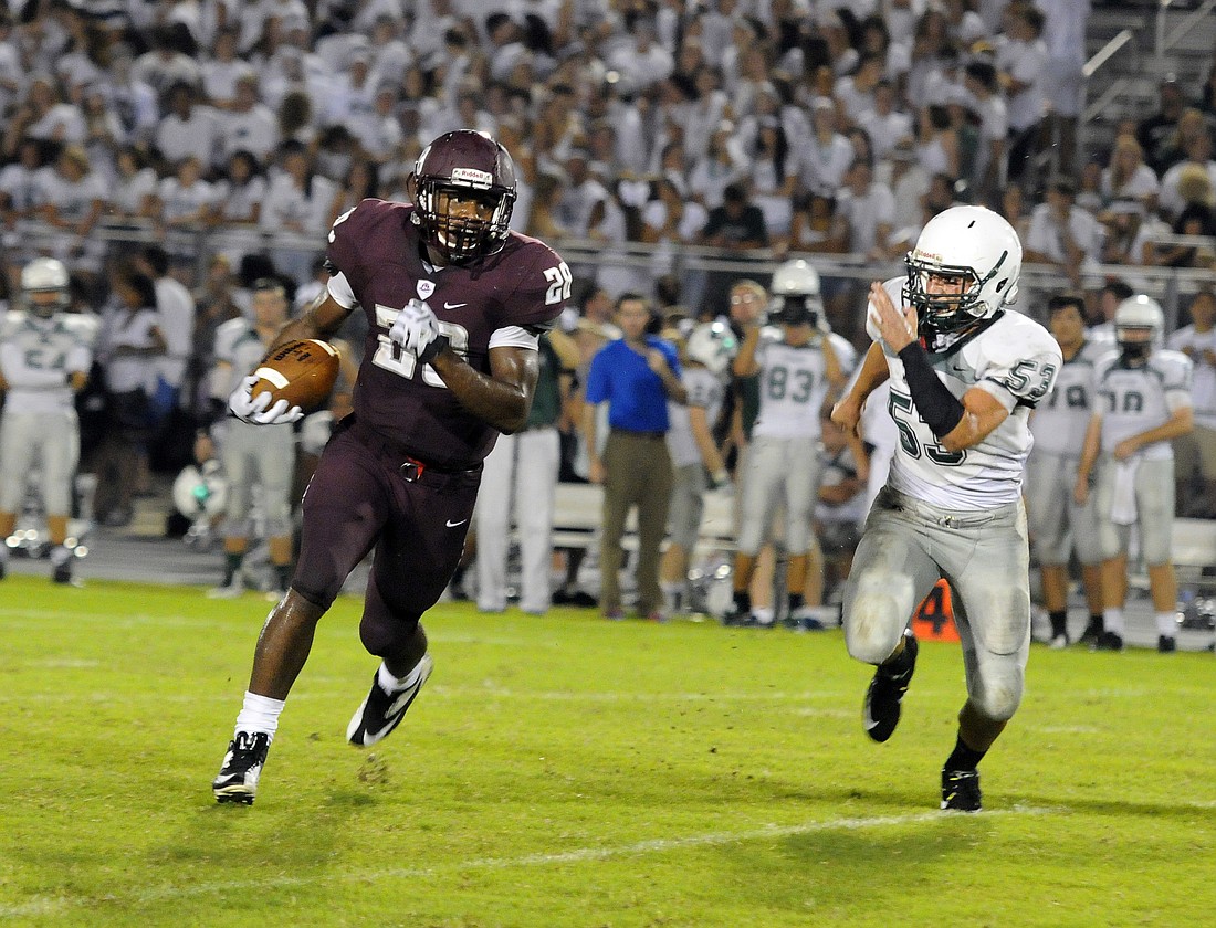 Braden River running back DeShaun Fenwick scored three touchdowns in the first half of the Pirates spring game against St. Petersburg Lakewood May 19.
