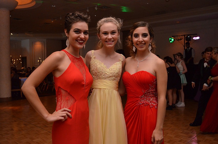 Grace Gerdes, Isabella Smith and Jessica O'Dell