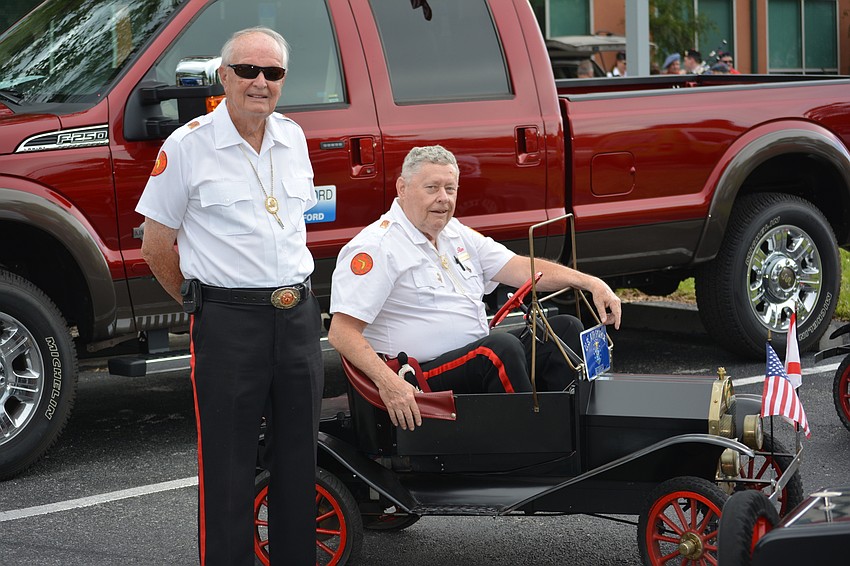 Tom Cunningham and Ron LeVene represented the Sahib Temple Sarasota. 