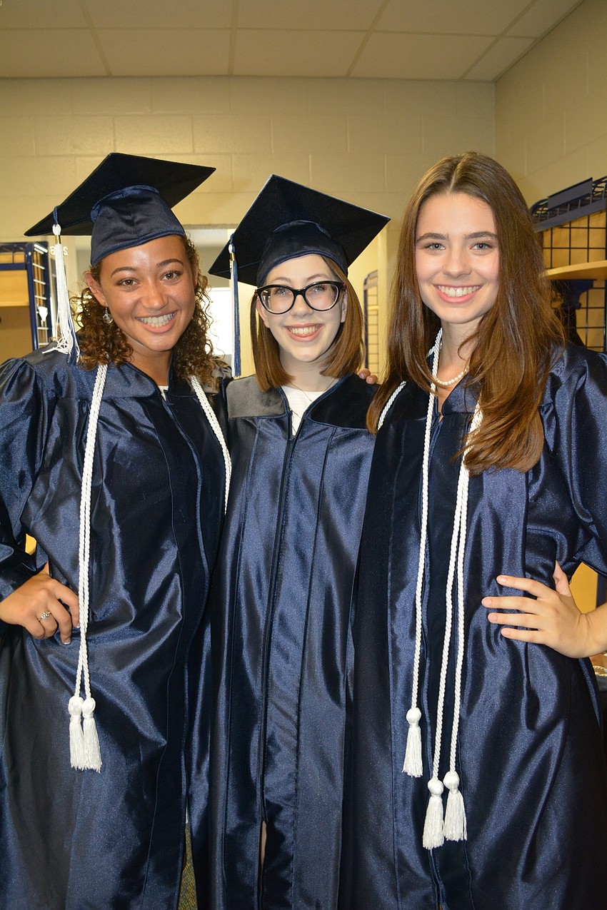 Sierra Dickerson, Alexa Kess and Serenna Jones are all smiles.
