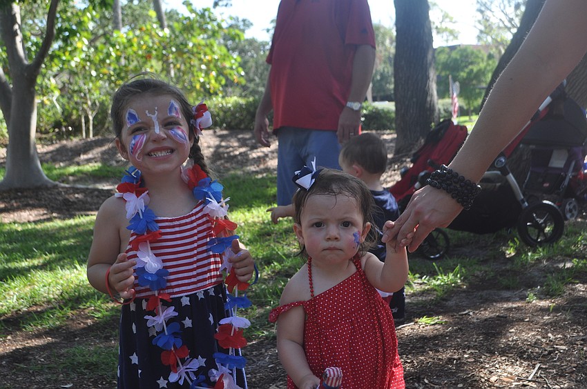 Madeleine Gniady with sister, Gabrielle, 1