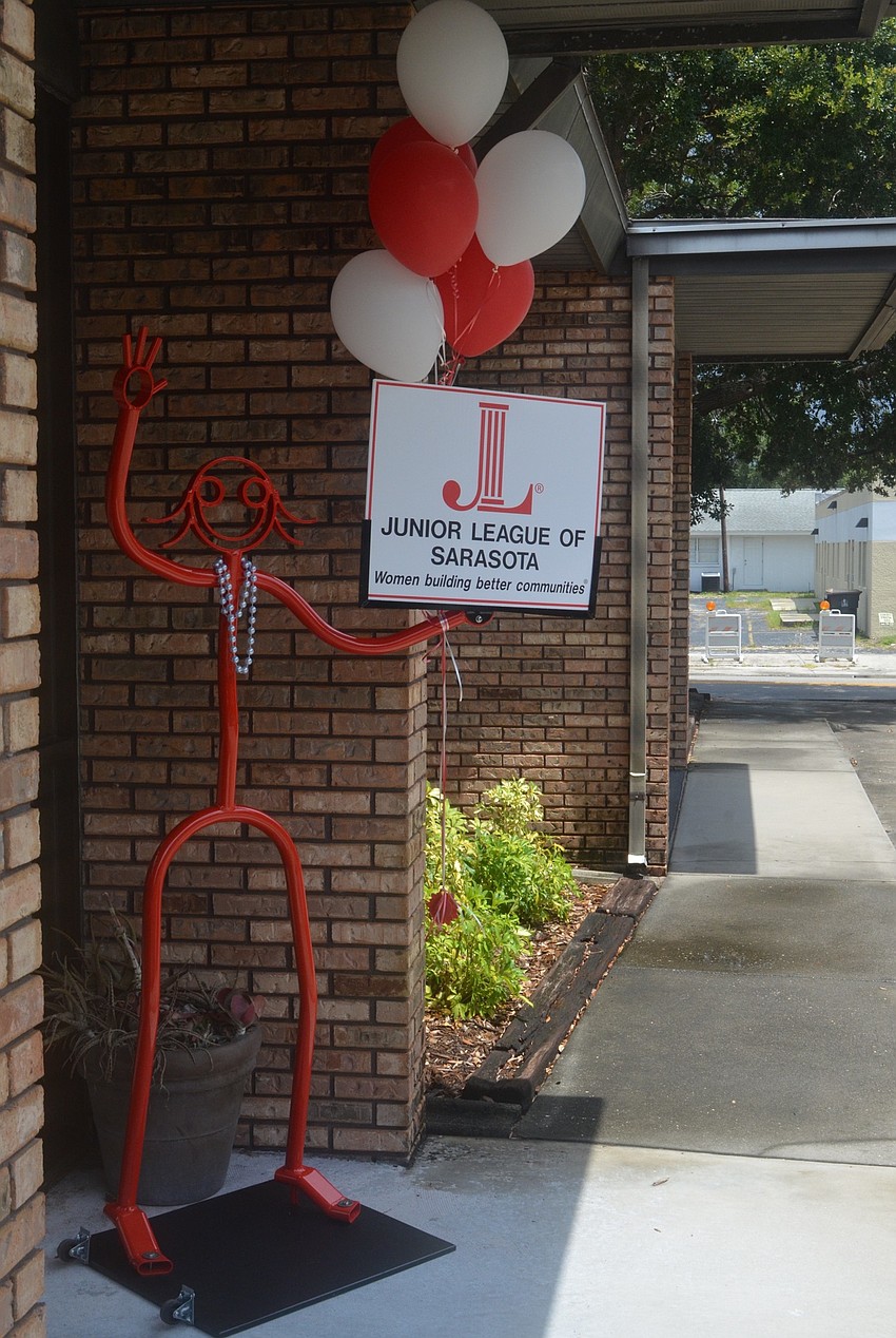 A JLS “Tube Dude” welcomed attendees.