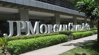 JP Morgan Chase wants to go through with 3-year-old plans for a bank-office building in an outparcel of the Shoppes of Bay Isles on Longboat Key. The photo is an example of a JP Morgan Chase operation.