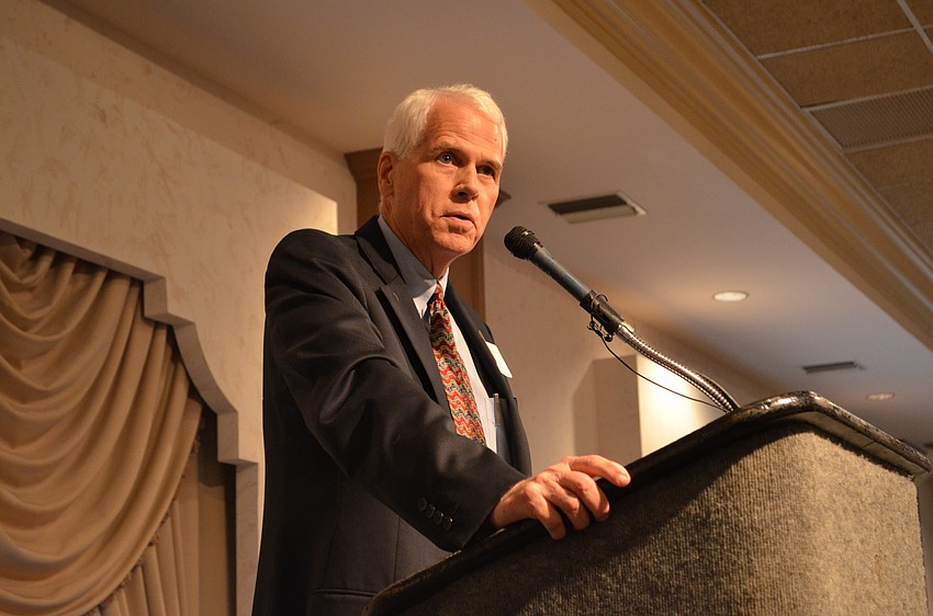 Master of ceremonies and 2009 SCOPE Boundary Crosser Dan Bailey.