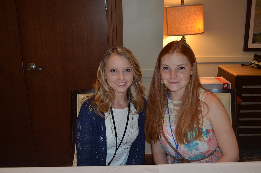 Volunteers Delainey Dietz and Grace Johnson