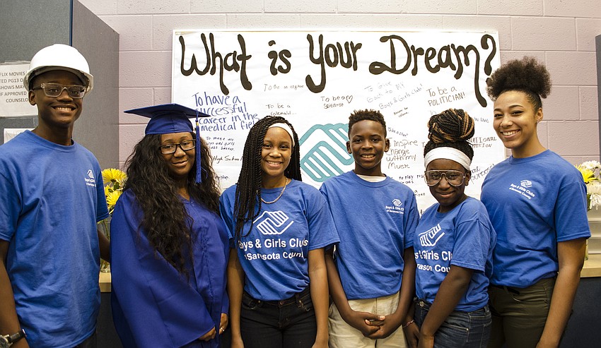 Rickie Riddle, Jacenia King, Takeara Bulls, Cobie Bradley, Chuntierra Packer and Jasmine Jones
